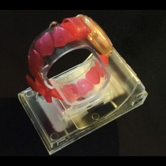 Vintage Seiko SII Disney Girls’ Minnie Mouse Red Hearts Watch~Retired Design - Picture 2 of 2